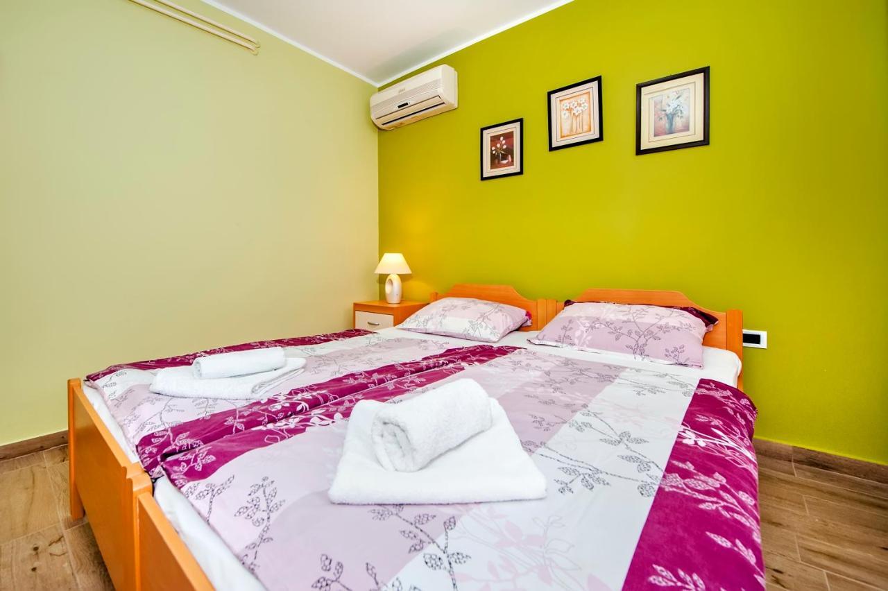 Casa Leona Apartment โรวีน ภายนอก รูปภาพ