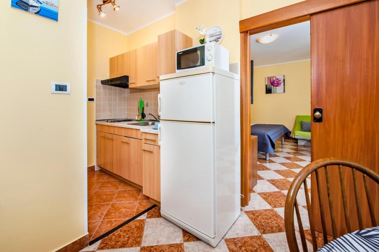 Casa Leona Apartment โรวีน ภายนอก รูปภาพ