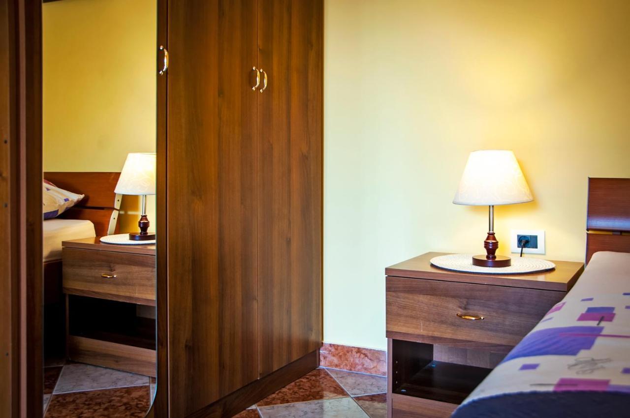 Casa Leona Apartment โรวีน ภายนอก รูปภาพ