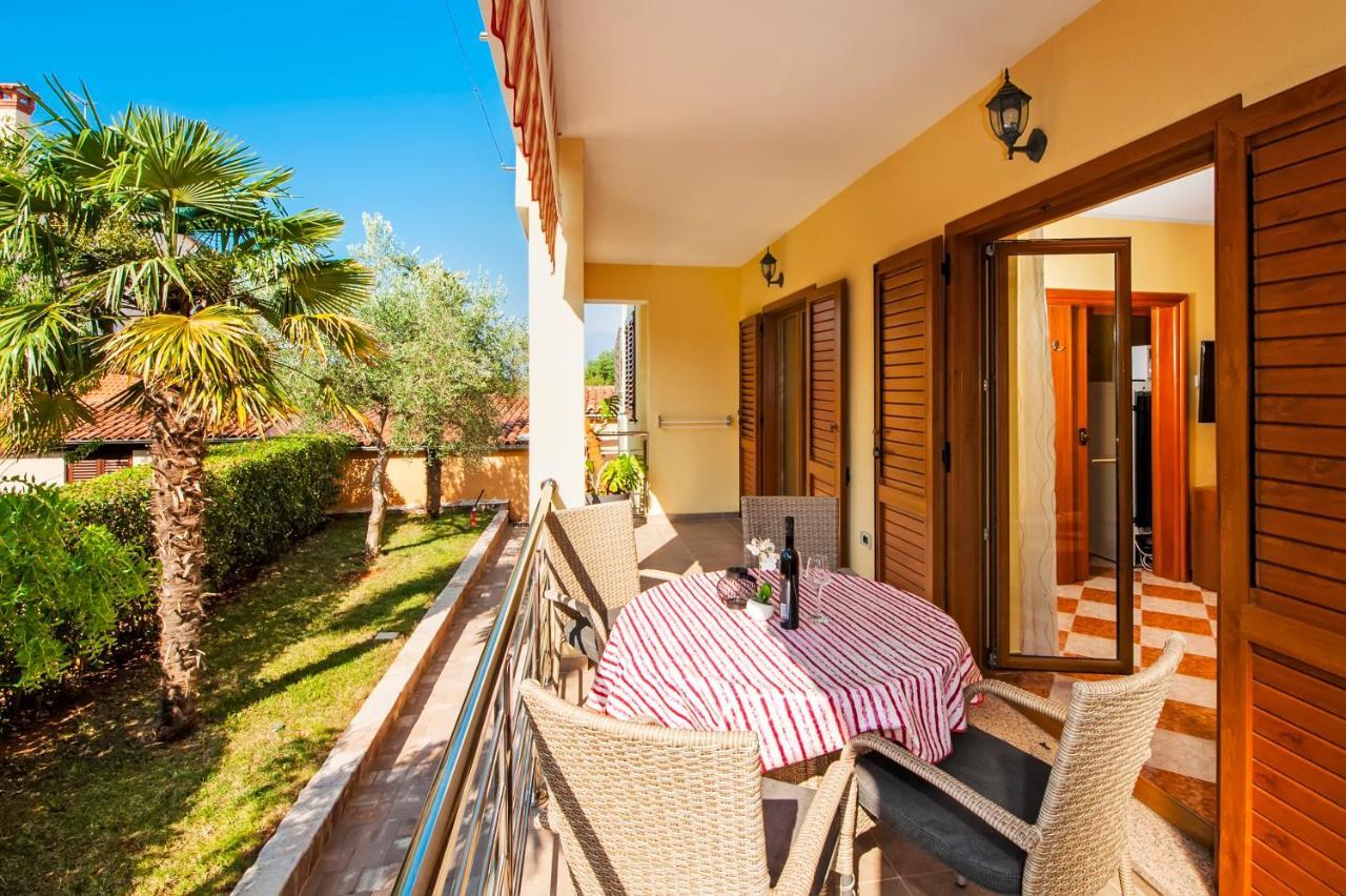 Casa Leona Apartment โรวีน ภายนอก รูปภาพ