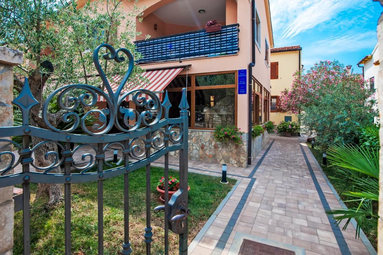 Casa Leona Apartment โรวีน ภายนอก รูปภาพ