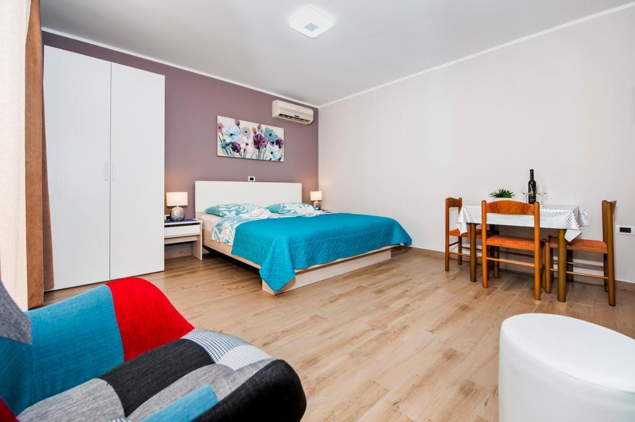 Casa Leona Apartment โรวีน ภายนอก รูปภาพ