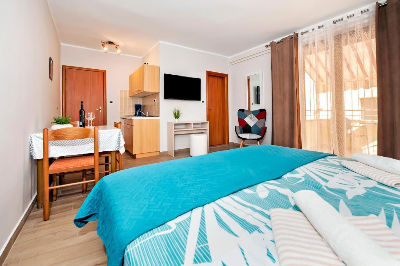 Casa Leona Apartment โรวีน ภายนอก รูปภาพ