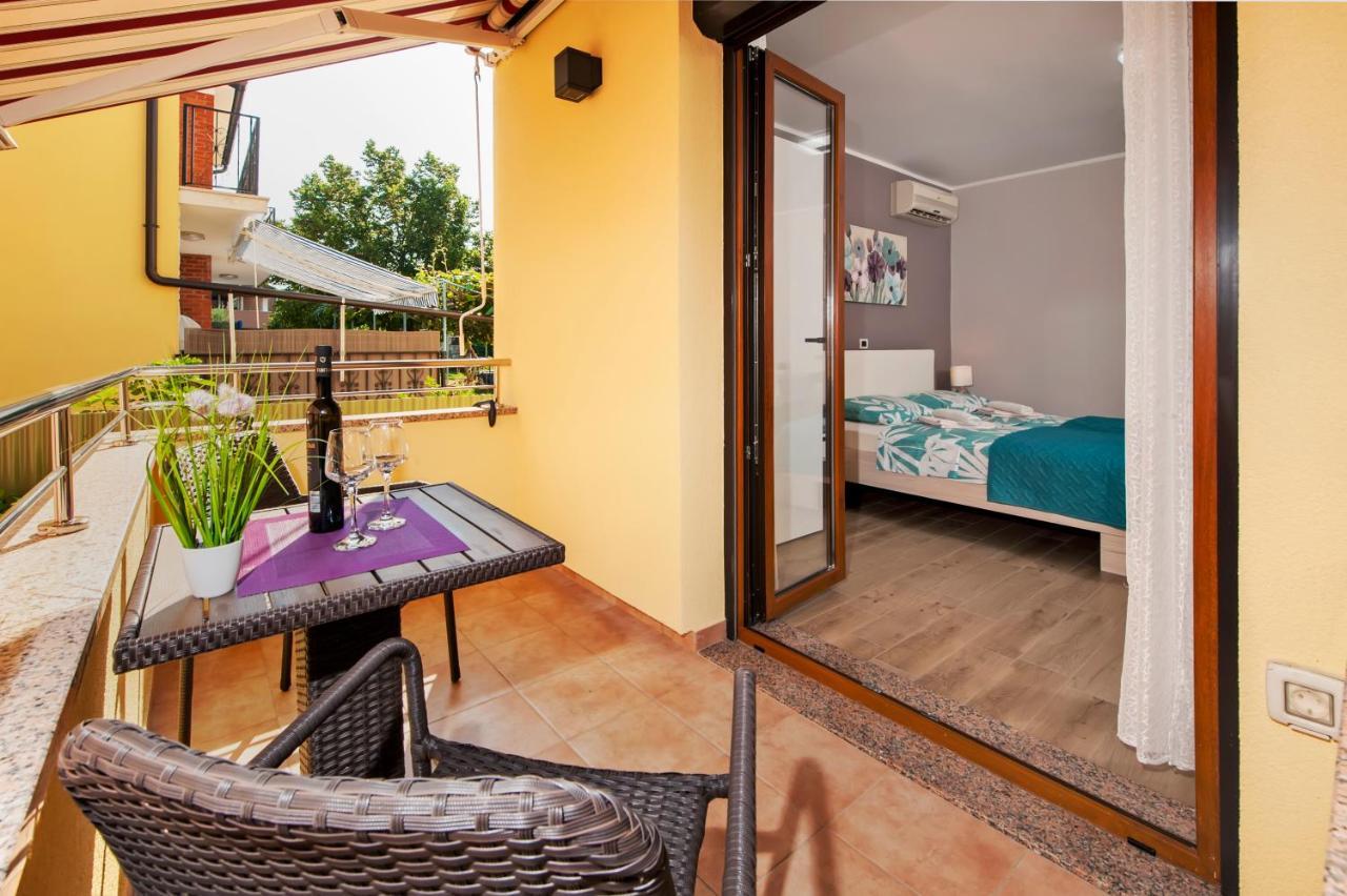 Casa Leona Apartment โรวีน ภายนอก รูปภาพ